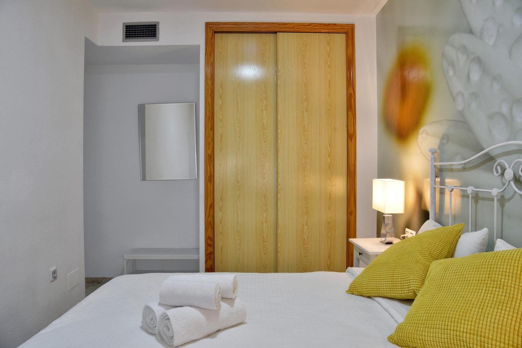 Wonderstays Apartamentos Vela Malaga Exterior photo