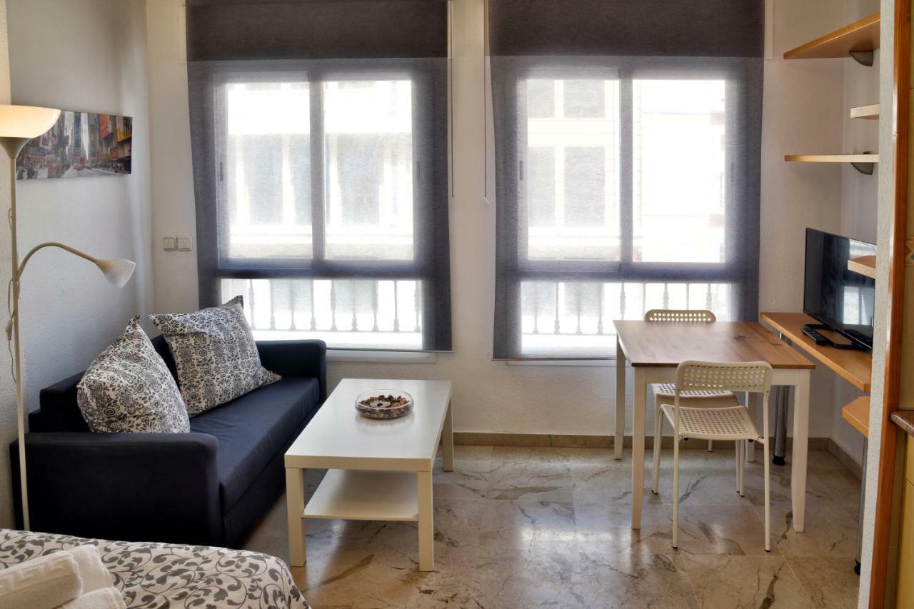 Wonderstays Apartamentos Vela Malaga Exterior photo